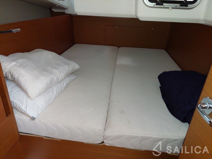 Sun Odyssey 440 - Yacht Charter Sailica