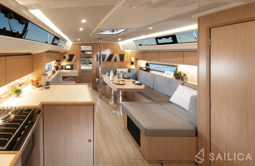 Bavaria C42 - Yacht Charter Sailica