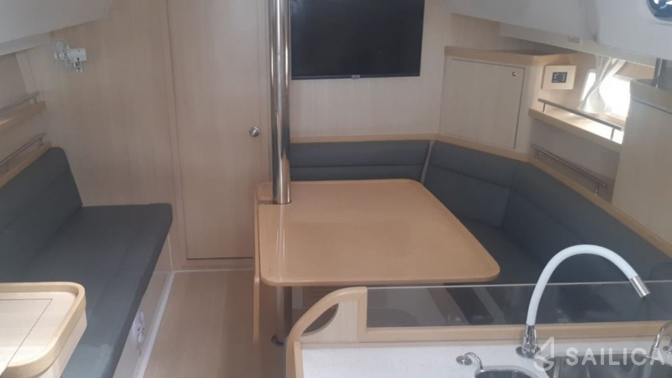 Delta 41 - Yacht Charter Sailica