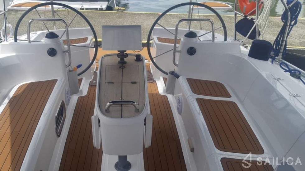 Delta 41 - Yacht Charter Sailica