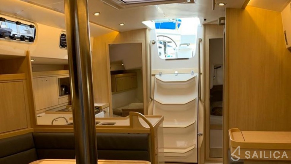Delta 41 - Yacht Charter Sailica