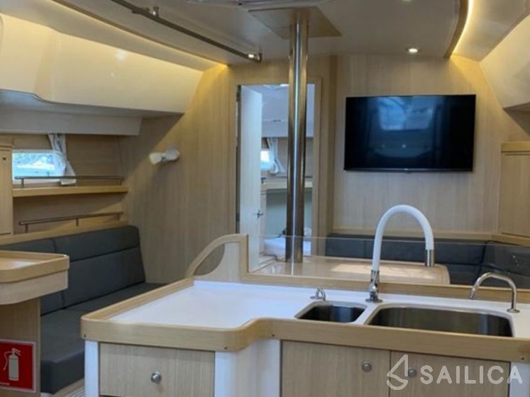 Delta 41 - Yacht Charter Sailica
