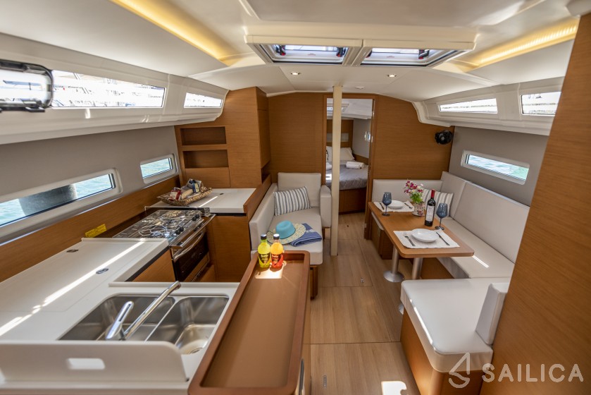 Sun Odyssey 410 - Yacht Charter Sailica