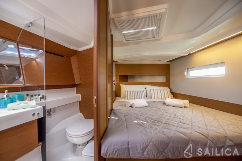 Sun Odyssey 410 - Yacht Charter Sailica
