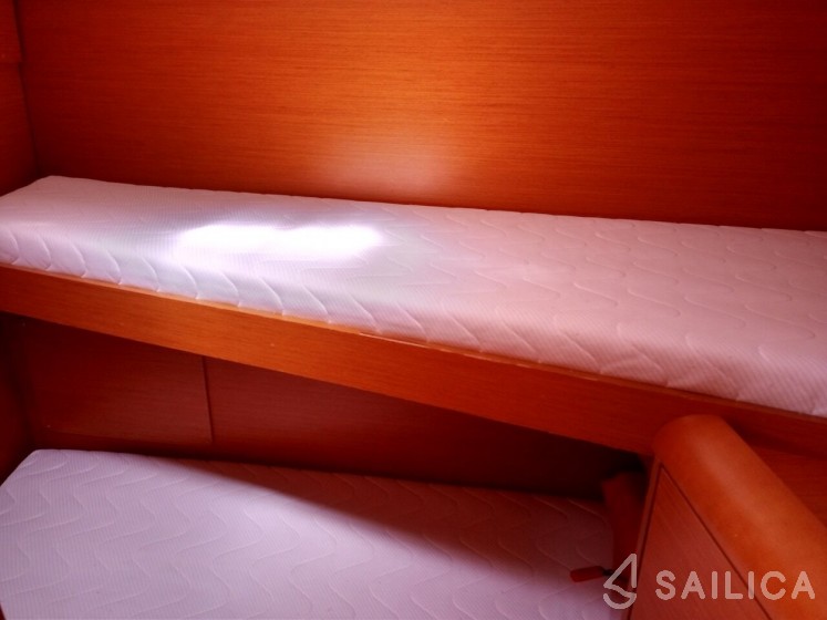 Sun Odyssey 439 - Yacht Charter Sailica