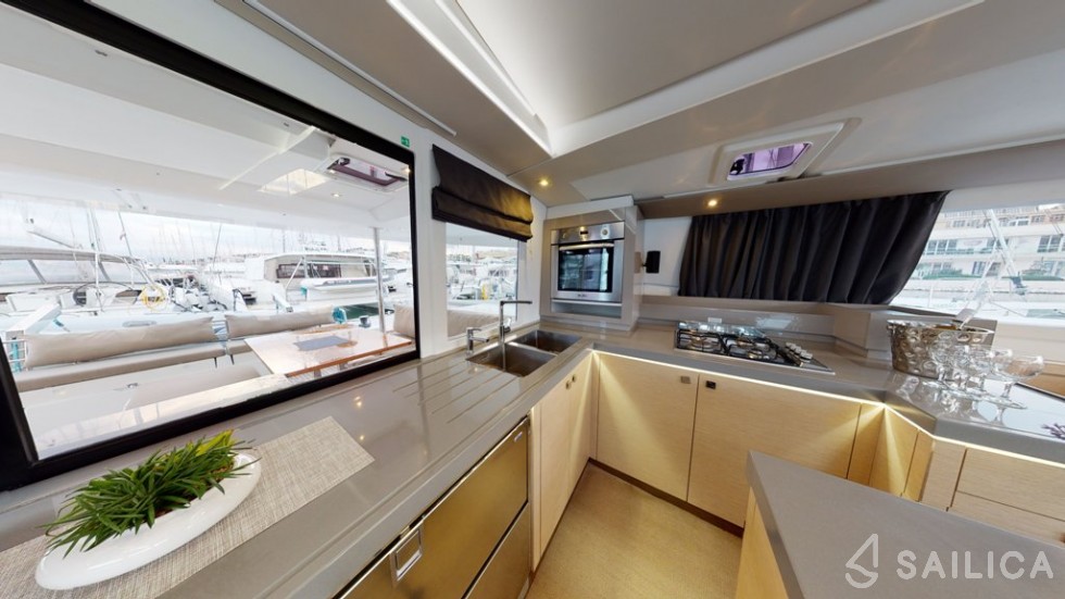 Saona 47 - Yacht Charter Sailica