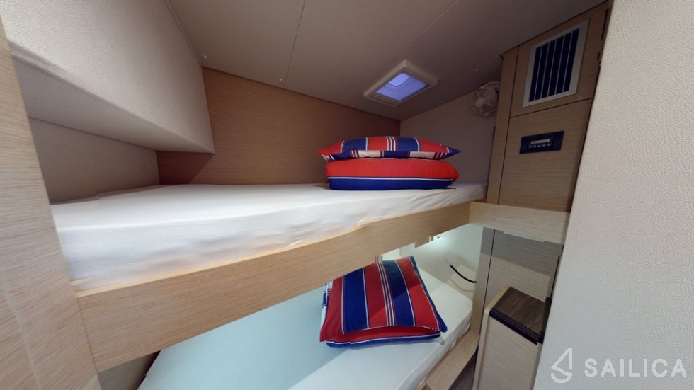 Saona 47 - Yacht Charter Sailica