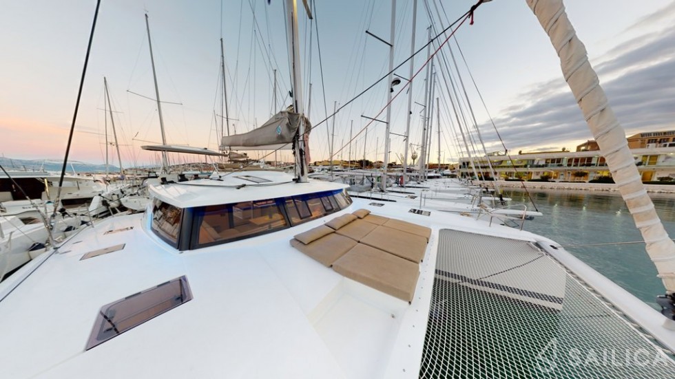 Saona 47 - Yacht Charter Sailica