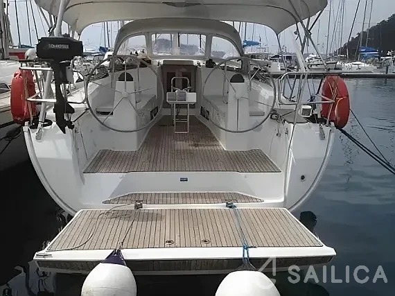 Bavaria 40 Cruiser - Yacht Charter Sailica