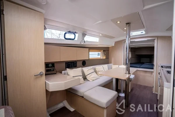 Oceanis 35.1 - Yacht Charter Sailica