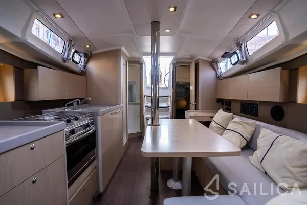 Oceanis 35.1 - Yacht Charter Sailica