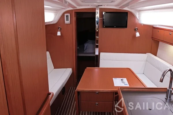 Bavaria 37 Cruiser - Yacht Charter Sailica