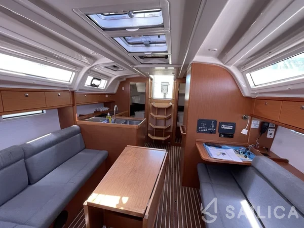 Bavaria 37 Cruiser - Yacht Charter Sailica