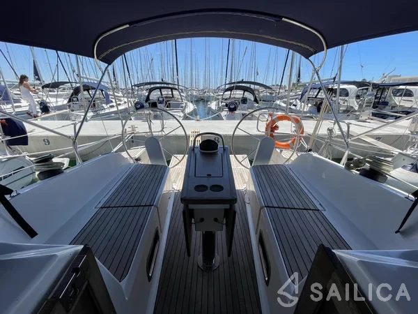 Bavaria 37 Cruiser - Yacht Charter Sailica