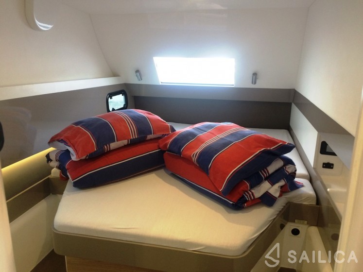 Bali 4.3 - Yacht Charter Sailica