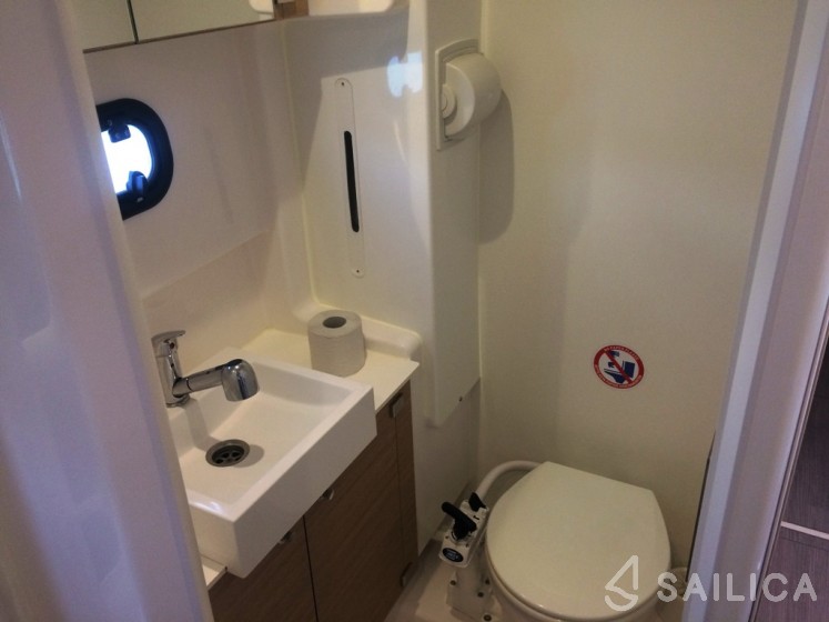 Bali 4.3 - Yacht Charter Sailica