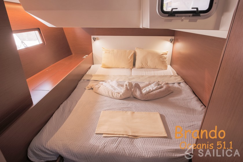 Oceanis 51 - Yacht Charter Sailica