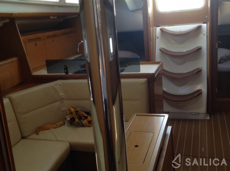 Sun Odyssey 42i - Yacht Charter Sailica