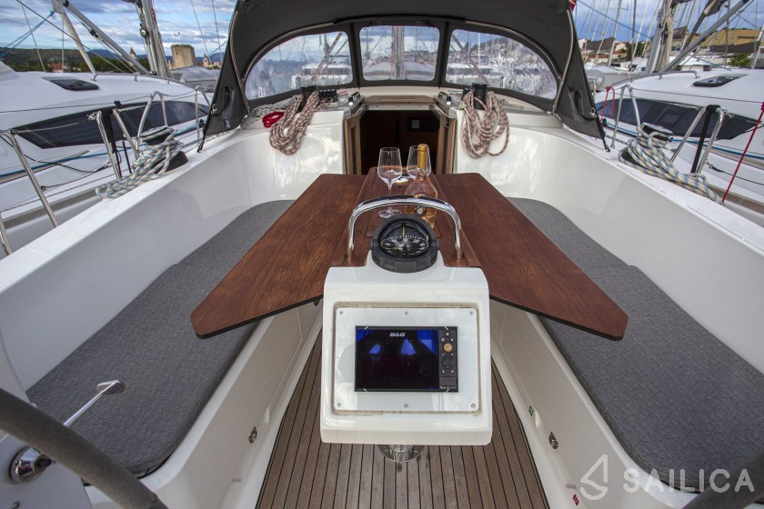 Bavaria 41 Cruiser - Yacht Charter Sailica