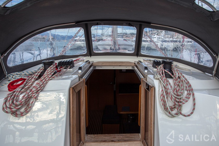 Bavaria 41 Cruiser - Yacht Charter Sailica