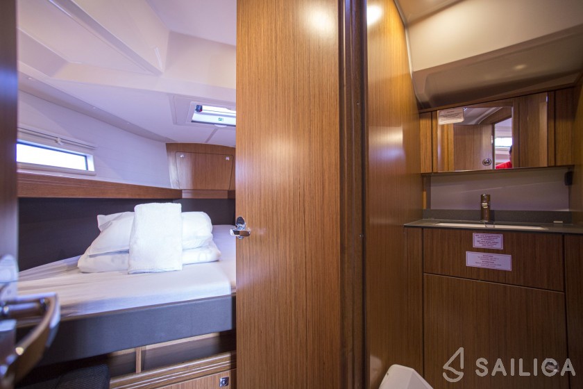 Bavaria 41 Cruiser - Yacht Charter Sailica