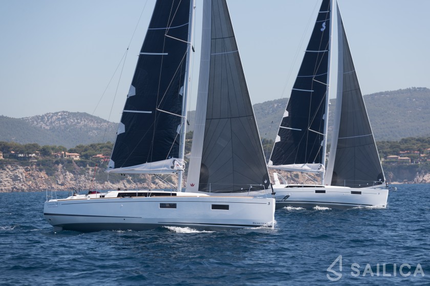 Oceanis 38.1 - Yacht Charter Sailica