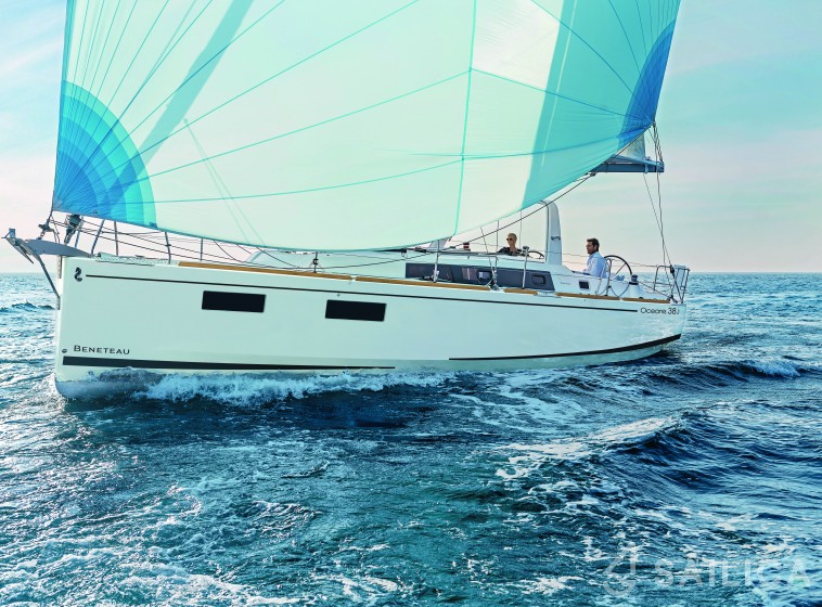 Oceanis 38.1 - Yacht Charter Sailica