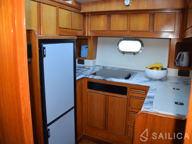 Yaretti 1570 - Yacht Charter Sailica