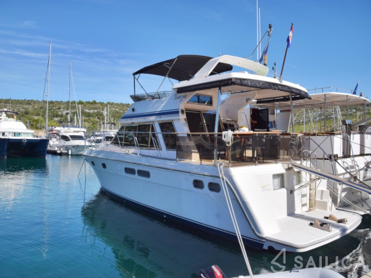 Yaretti 1570 - Yacht Charter Sailica