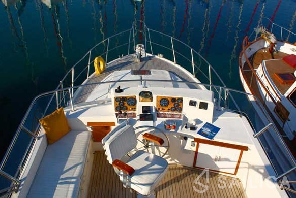 Yaretti 1570 - Yacht Charter Sailica
