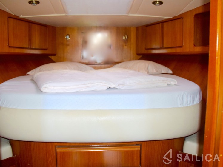 Yaretti 1570 - Yacht Charter Sailica
