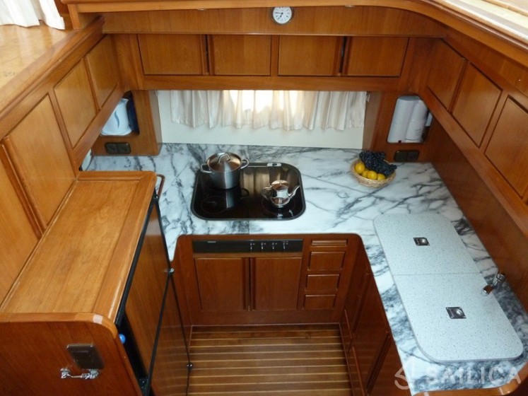 Yaretti 1570 - Yacht Charter Sailica