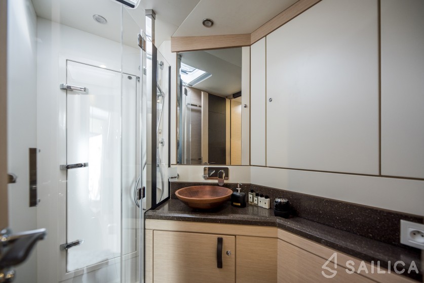 Jeanneau 64 - Yacht Charter Sailica