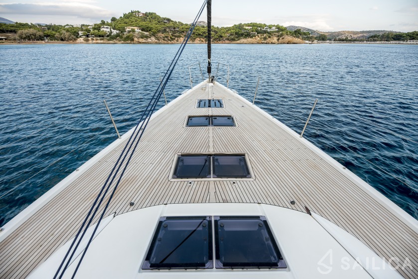 Jeanneau 64 - Yacht Charter Sailica