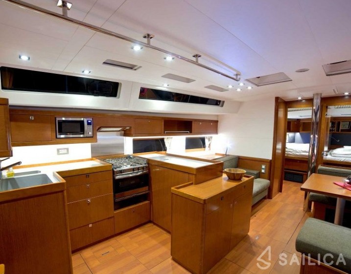 Oceanis 55 - Yacht Charter Sailica