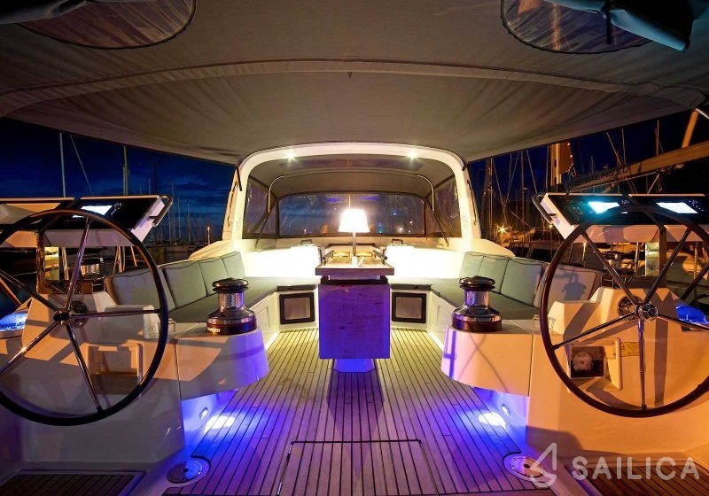 Oceanis 55 - Yacht Charter Sailica