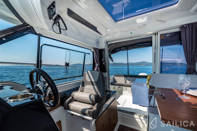 Merry Fisher 795 - Yacht Charter Sailica