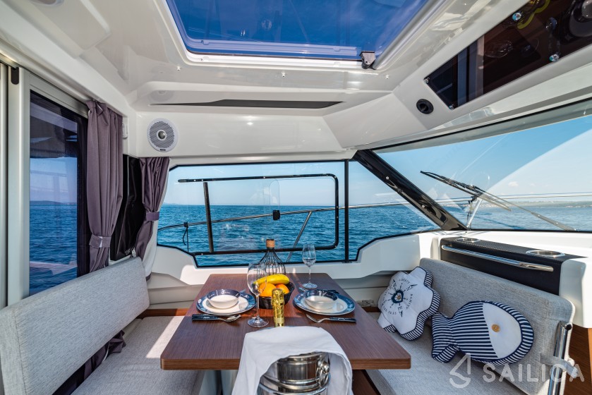 Merry Fisher 795 - Yacht Charter Sailica