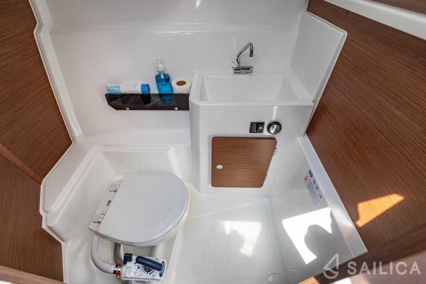 Merry Fisher 795 - Yacht Charter Sailica