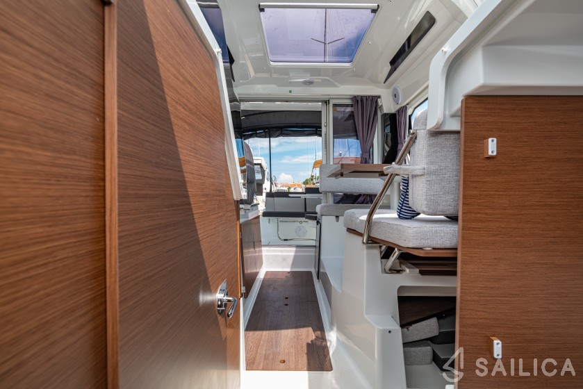 Merry Fisher 795 - Yacht Charter Sailica