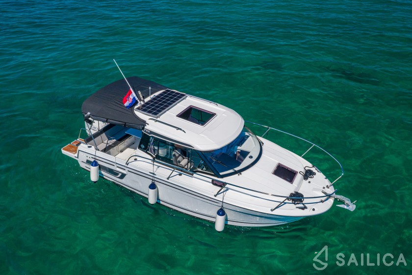 Merry Fisher 795 - Yacht Charter Sailica