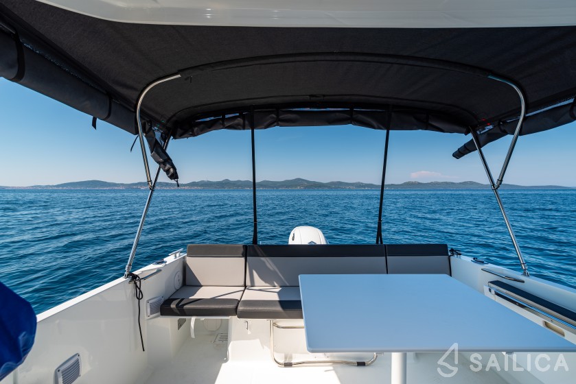 Merry Fisher 795 - Yacht Charter Sailica
