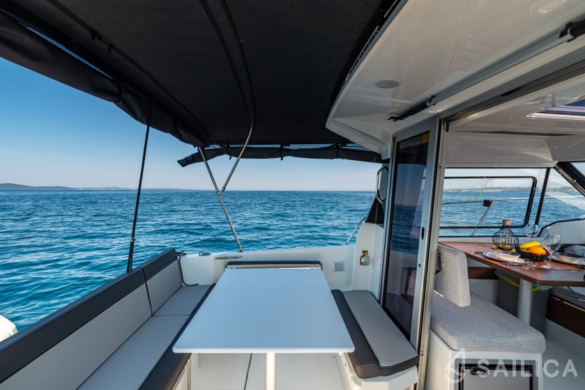 Merry Fisher 795 - Yacht Charter Sailica