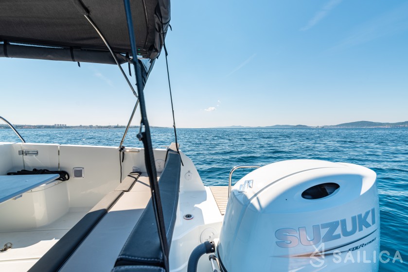 Merry Fisher 795 - Yacht Charter Sailica