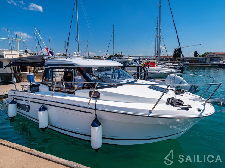 Merry Fisher 795 - Yacht Charter Sailica