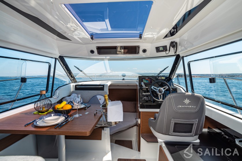 Merry Fisher 795 - Yacht Charter Sailica