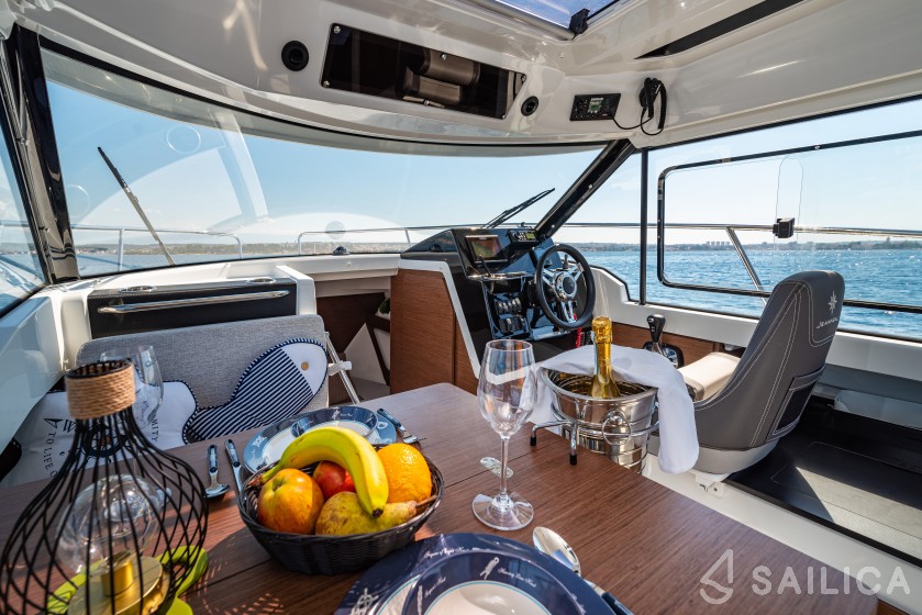 Merry Fisher 795 - Yacht Charter Sailica