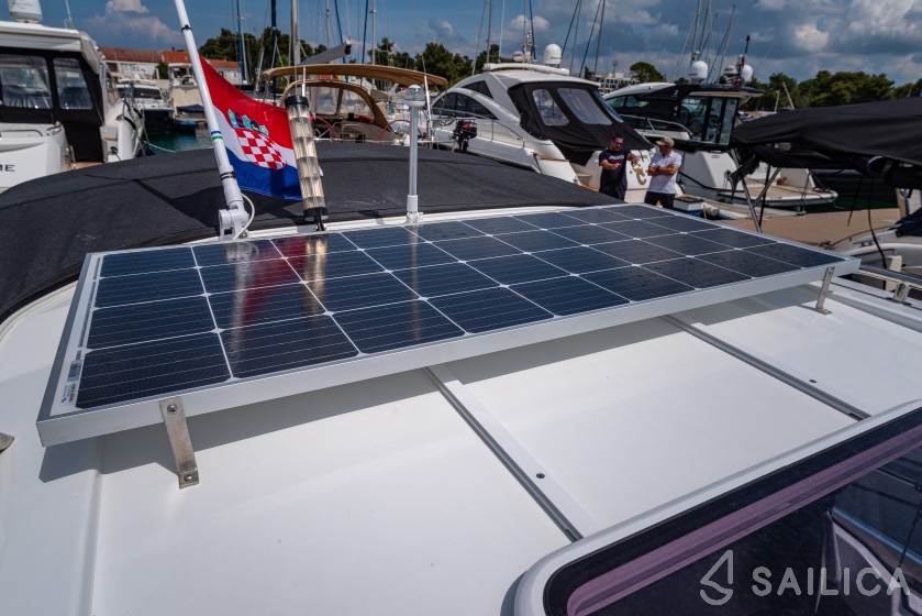 Merry Fisher 795 - Yacht Charter Sailica