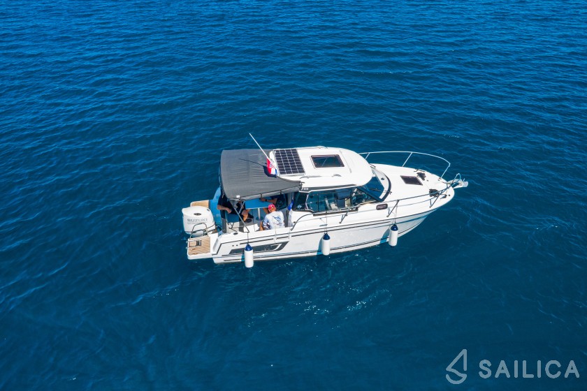 Merry Fisher 795 - Yacht Charter Sailica