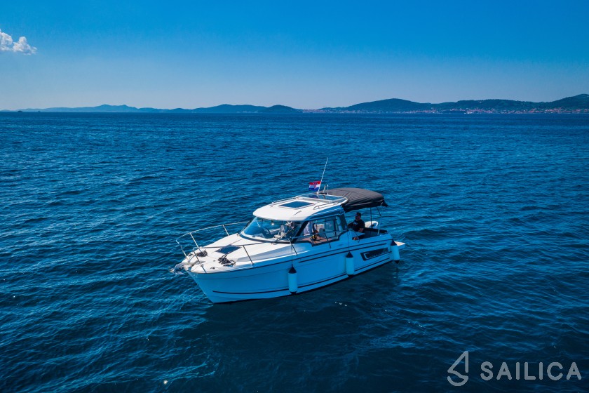Merry Fisher 795 - Yacht Charter Sailica